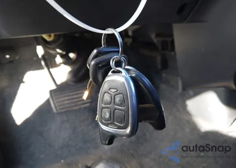 2000 Honda Cr-V Lx z USA, uszkodzony, nr VIN JHLRD2846YC016621